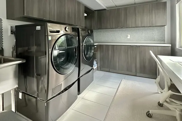 Custom laundry room remodel by PNW Closets